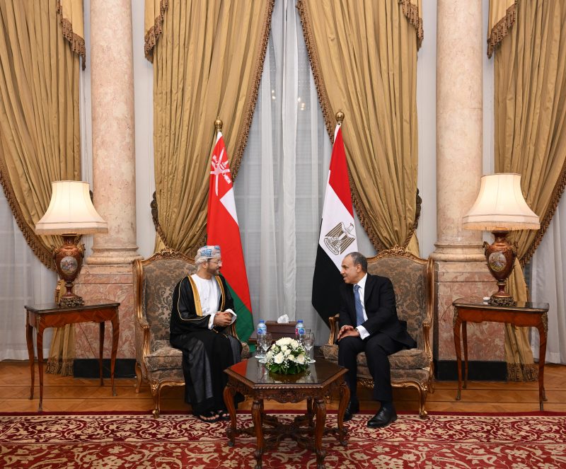 معالي السيد وزير الخارجية يعقد لقاءً مغلقاً مع نظيره المصري
