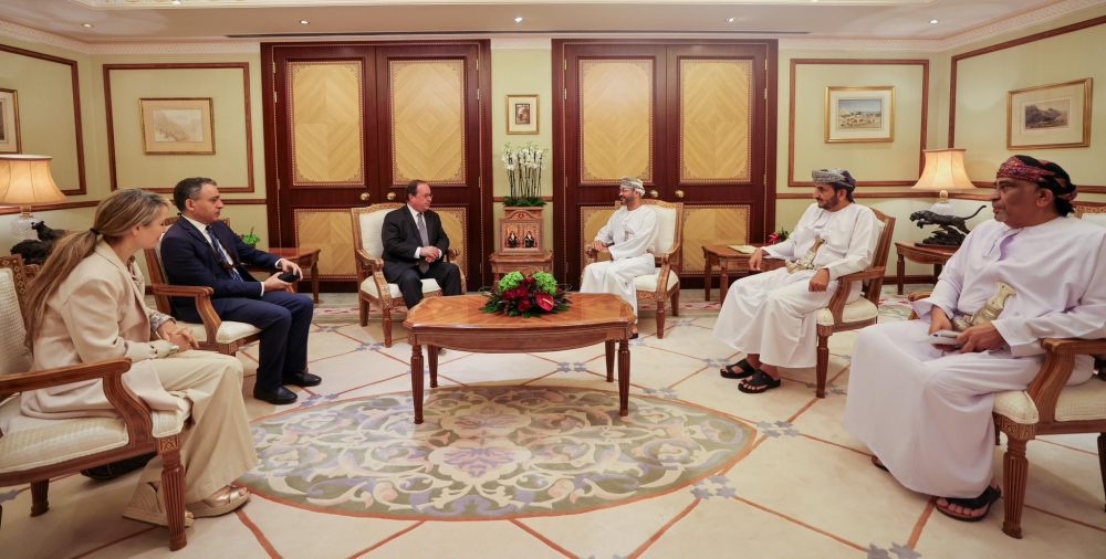 وزير الخارجية يستقبل فرانسوا هولاند