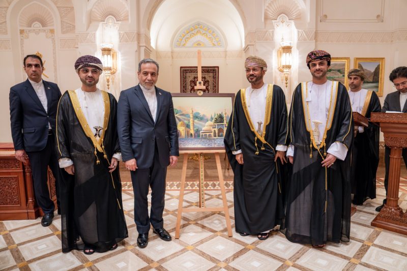 إصدار طابع بريدي مشترك بين سلطنة عُمان والجمهورية الإسلامية الإيرانية