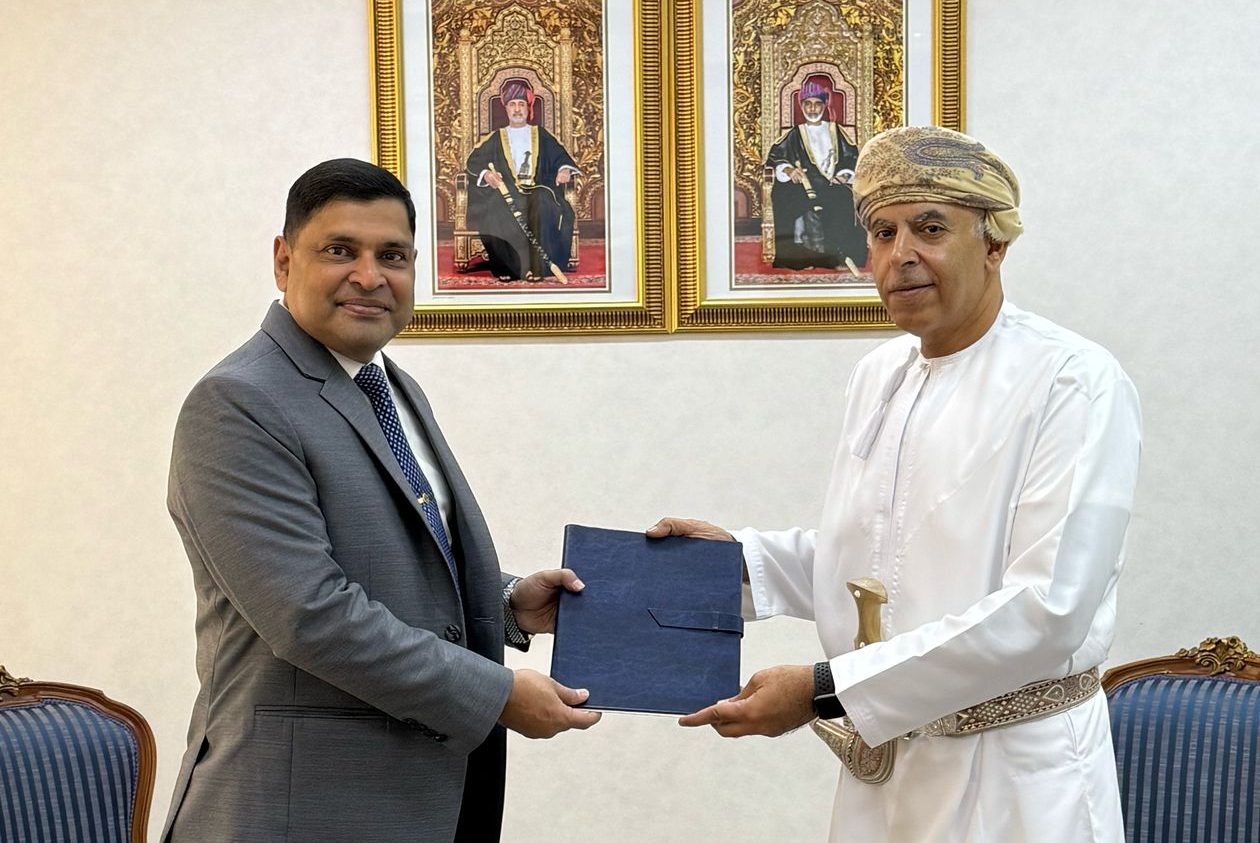 Administrative Undersecretary welcomes new Ambassador of Bangladesh