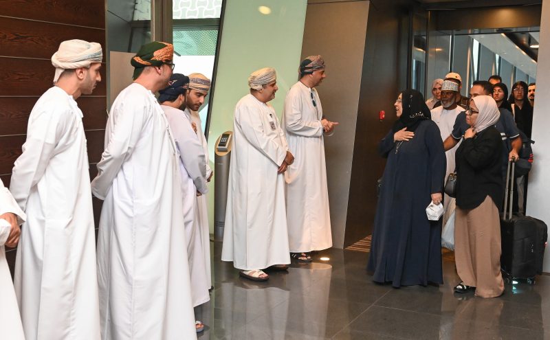 وزارة الخارجية: عودة (181) مواطنًا عُمانيًا وعدد من رعايا دول أخرى