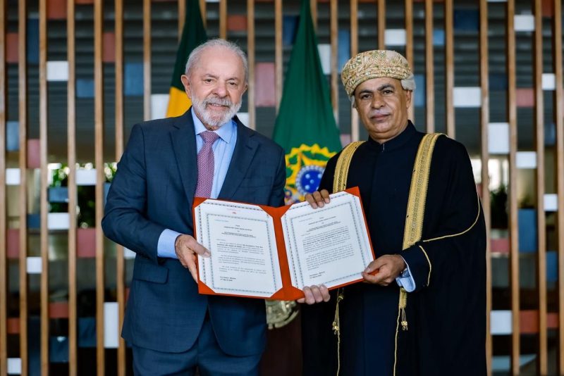 Brazilian President receives credentials of Oman’s Ambassador