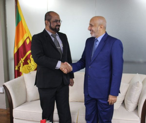 سيريلانكا: وزير الطاقة يستقبل سفير سلطنة عمان