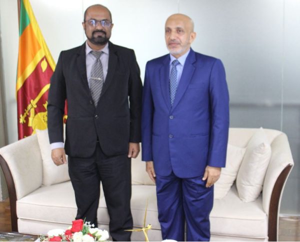 سيريلانكا: وزير الطاقة يستقبل سفير سلطنة عمان