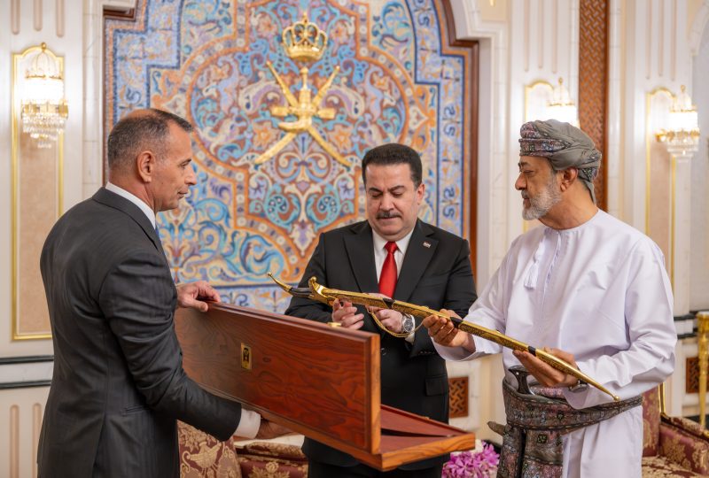 جلالةُ السُّلطان يُقيم مأدبة عشاء تكريمًا لدولة رئيس الوزراء العراقي