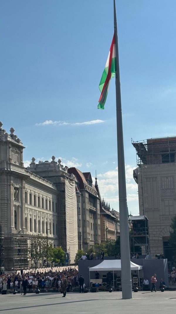 المجر: سفير سلطنة عُمان يشارك في احتفالات العيد الوطني بدعوة من رئيس الجمهورية