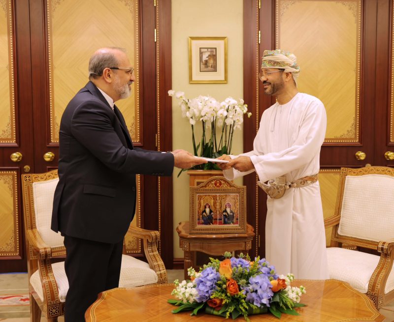 Foreign Minister receives two written messages from Iranian counterpart