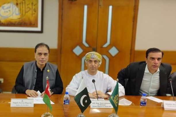 كراتشي: القنصل العام يشارك في جلسة تفاعلية حول فرص الاستثمار في عمان