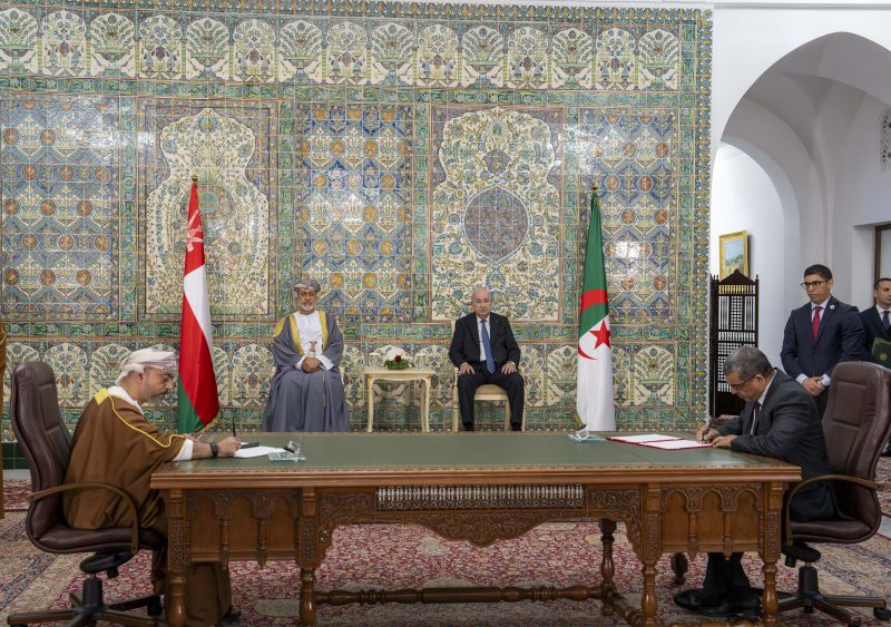 His Majesty and Algerian President witness signing of memoranda of understanding, cooperation agreements and executive programmes