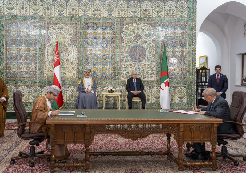 His Majesty and Algerian President witness signing of memoranda of understanding, cooperation agreements and executive programmes
