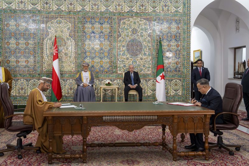 His Majesty and Algerian President witness signing of memoranda of understanding, cooperation agreements and executive programmes