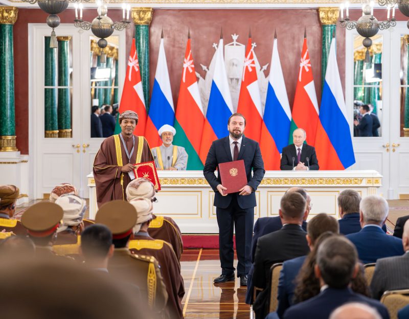 His Majesty and President Putin witness signing of agreements