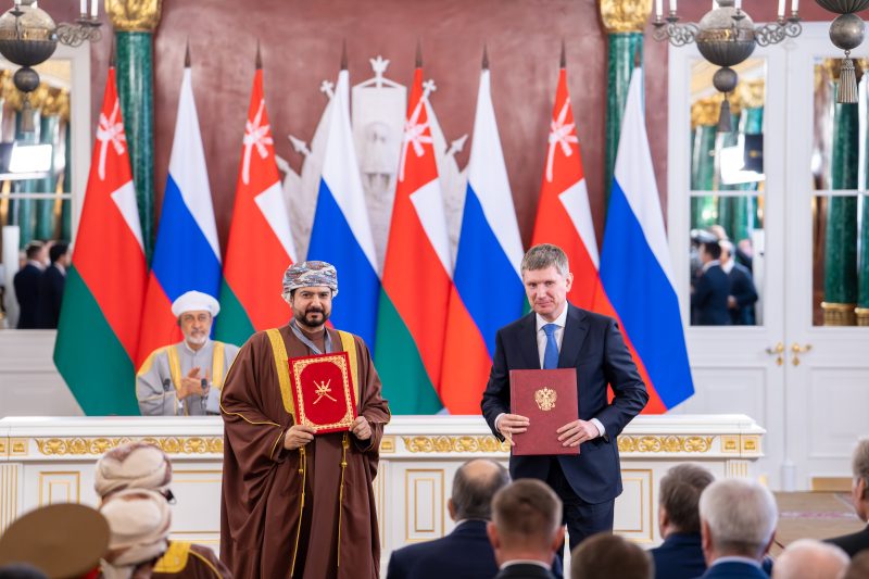 His Majesty and President Putin witness signing of agreements