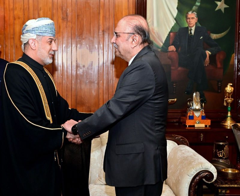 فخامة رئيس جمهورية باكستان الإسلامية يتسلم تحيات جلالة السلطان المعظم