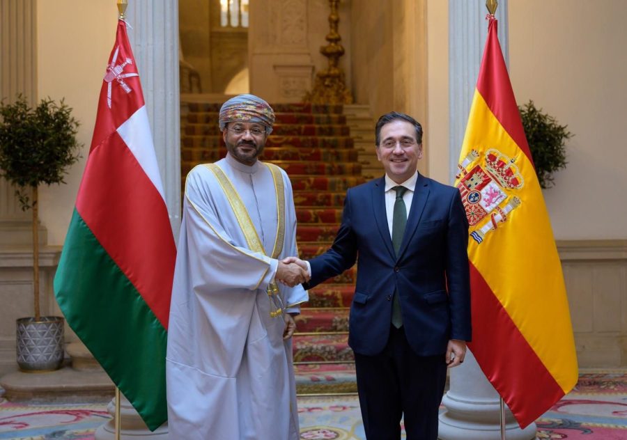 Minister meets Spanish counterpart in Madrid