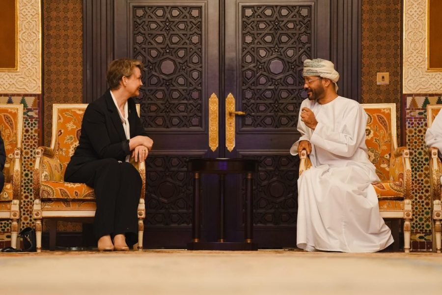 Minister meets his UK counterpart in Manama
