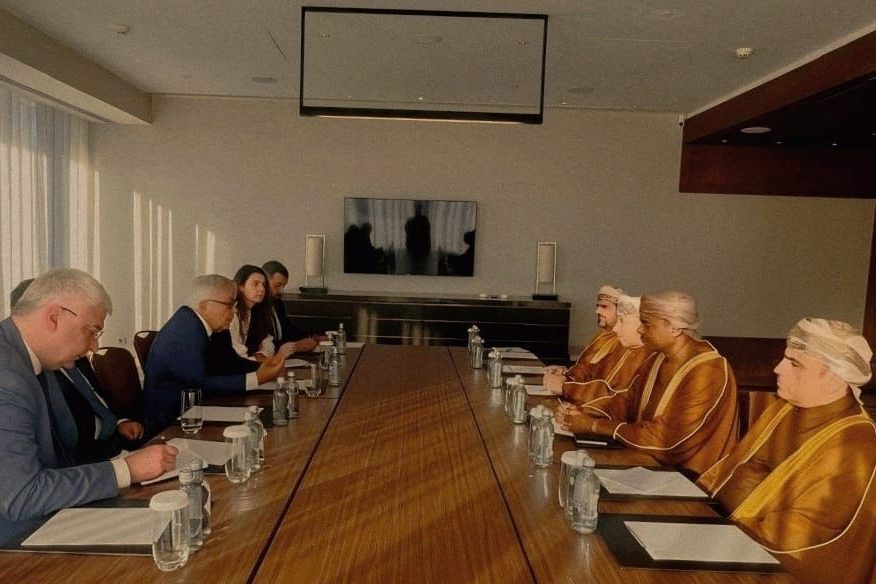 Oman and Russia discuss enhancing cooperation