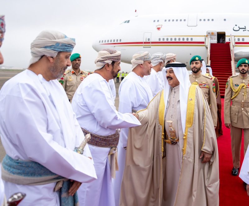 His Majesty welcomes King Hamad of Bahrain upon his arrival in Dhofar