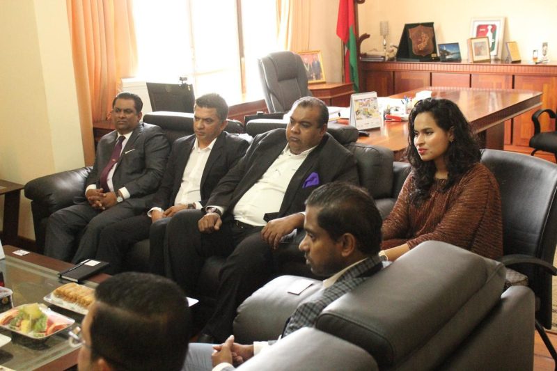 سيريلانكا: السفير يستقبل رئيس وأعضاء مجلس إدارة غرفة COYLE