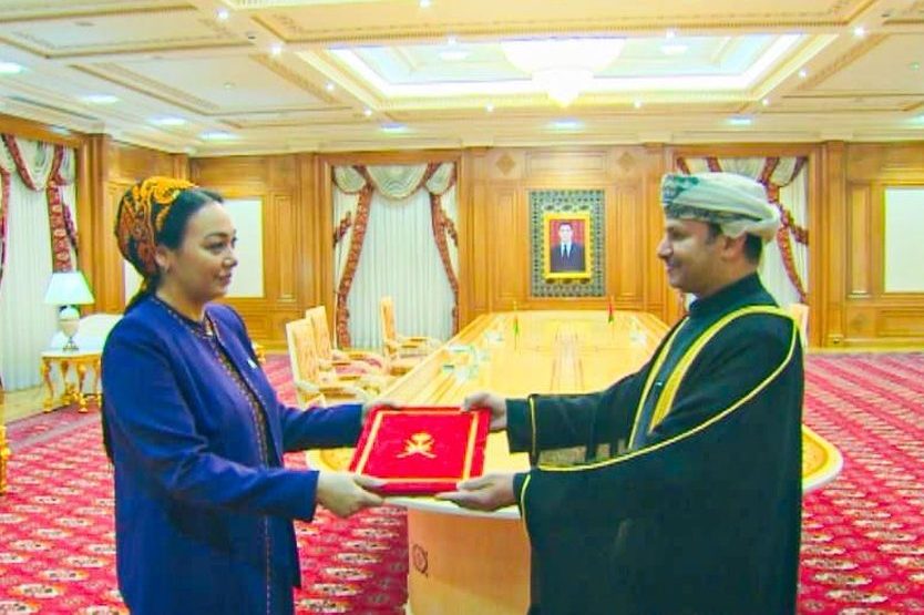 Turkmenistan: Omani Ambassador presents his credentials to Speaker of Parliament