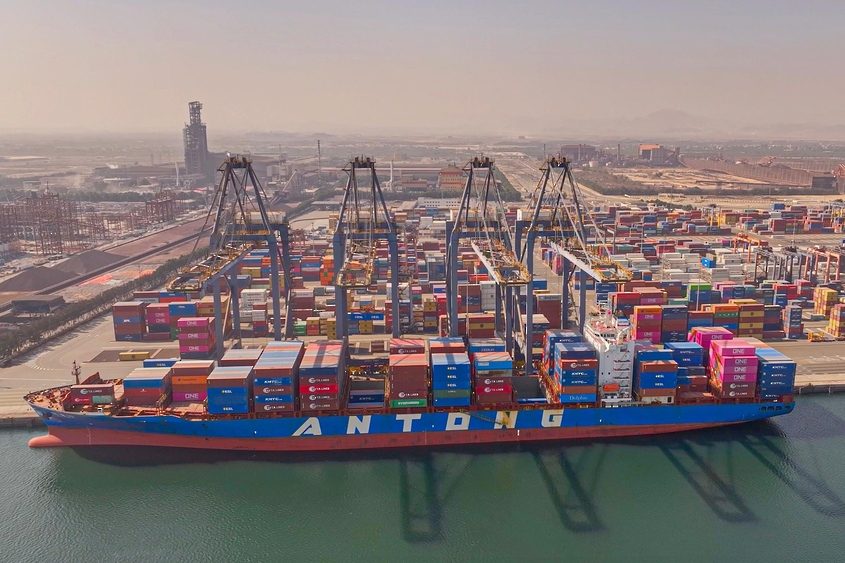 Oman GDP rises nearly 2%