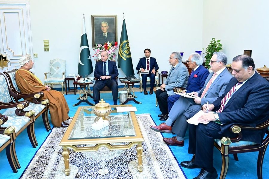 The Prime Minister of Pakistan receives Omani Ambassador