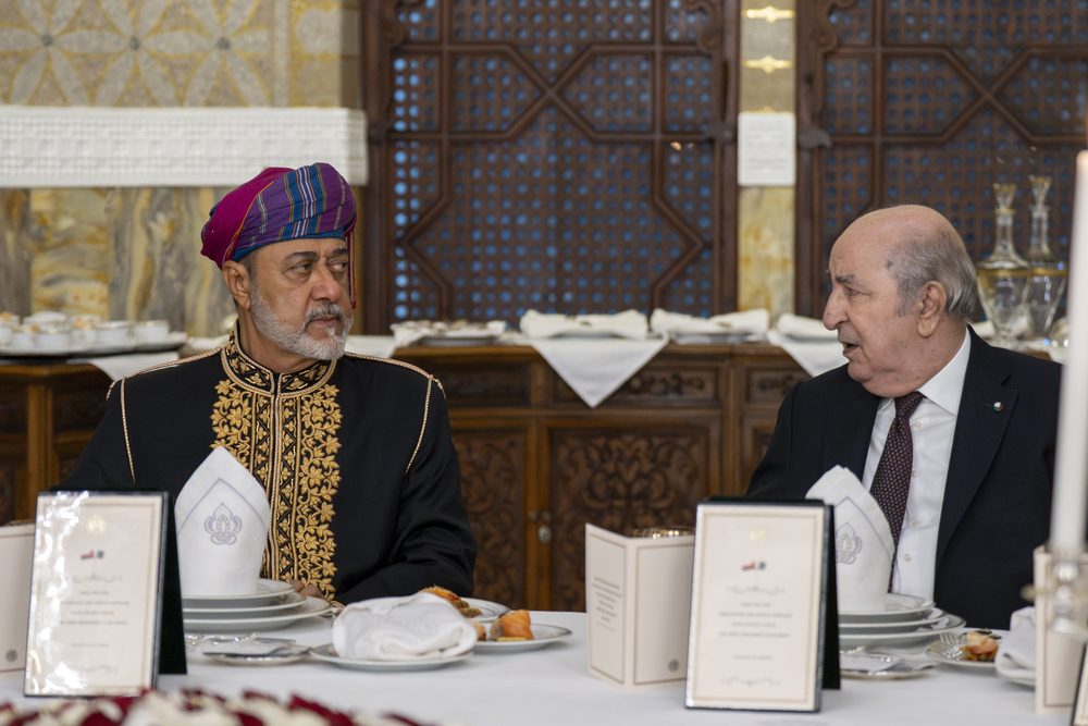 Algerian President hosts official dinner in honour of His Majesty